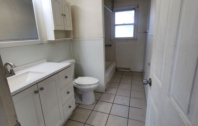 2 beds, 1 bath, $1,320, Unit 1