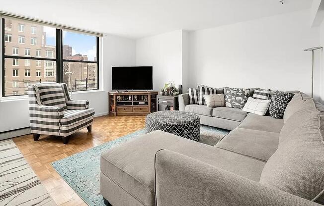 2250 BROADWAY