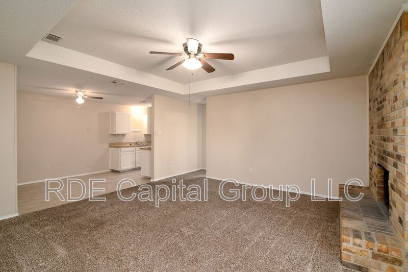 6631 PARKVIEW LN