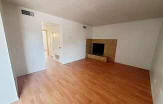 2 beds, 1 bath, 816 sqft, $1,100