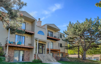5120 EMERALD DR
