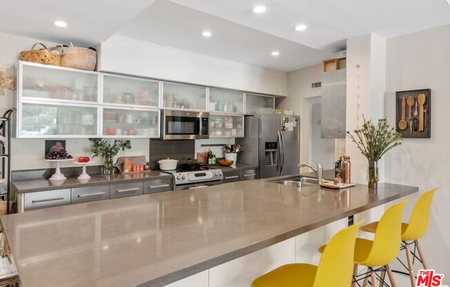 1 bed, 1.5 baths, 998 sqft, $5,500, Unit 903