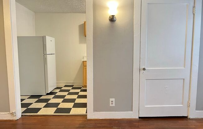 1 bed, 1 bath, 750 sqft, $1,595, Unit 869-4