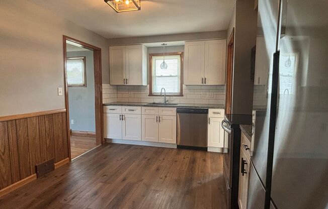 3 beds, 1 bath, $1,650