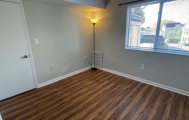 2 beds, 1 bath, 549 sqft, $1,800, Unit 2