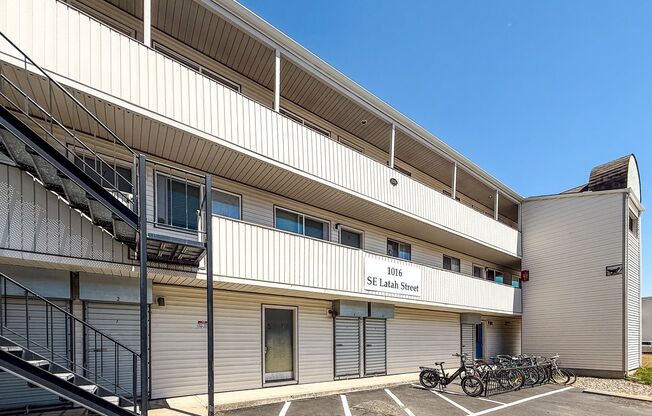 Latah Apartments
