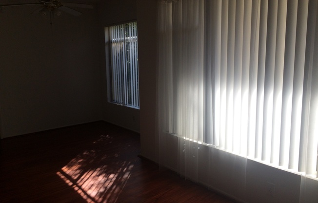 KCI - PALM COURT APARTMENTS