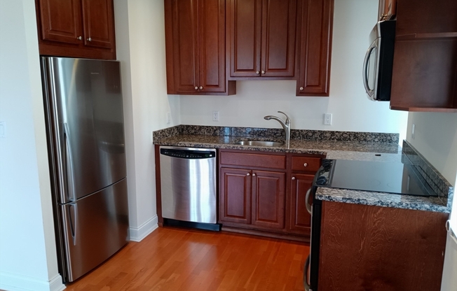 1 bed, 1 bath, 566 sqft, $3,200, Unit C505