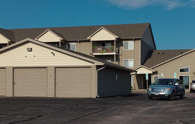 2 beds, 1 bath, $1,130, Unit A-204