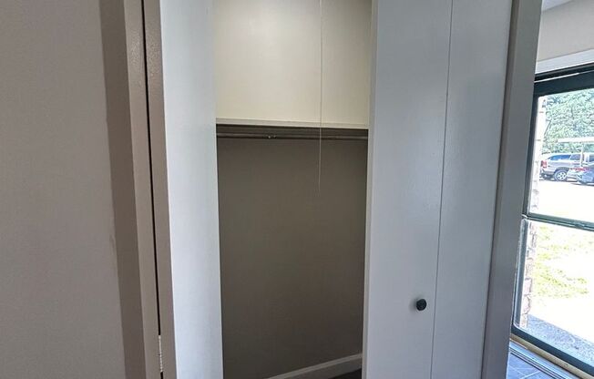 3 beds, 2.5 baths, 1,636 sqft, $1,379, Unit 729