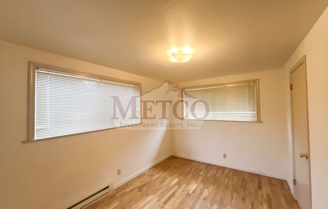 2 beds, 1 bath, 843 sqft, $1,095, Unit 14