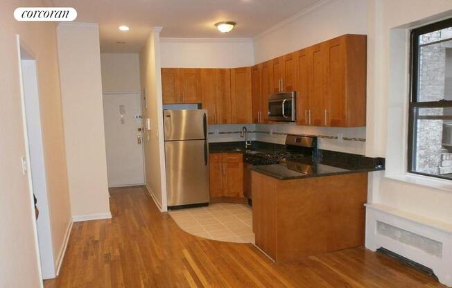 152 E 35 ST