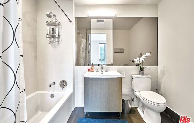 1 bed, 2 baths, 780 sqft, $3,495, Unit 1001