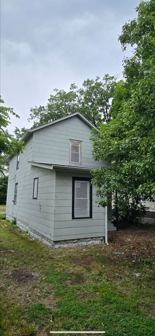 Charming 3-Bedroom Property in Prime Location