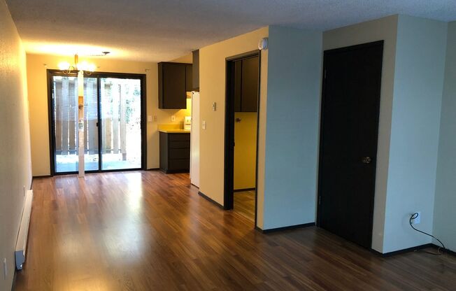 2 beds, 1.5 baths, 1,050 sqft, $1,550, Unit #B2