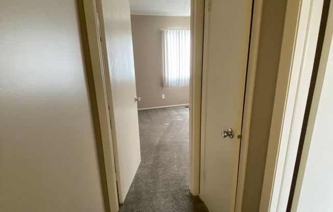 2 beds, 1 bath, 869 sqft, $1,139, Unit 2944B