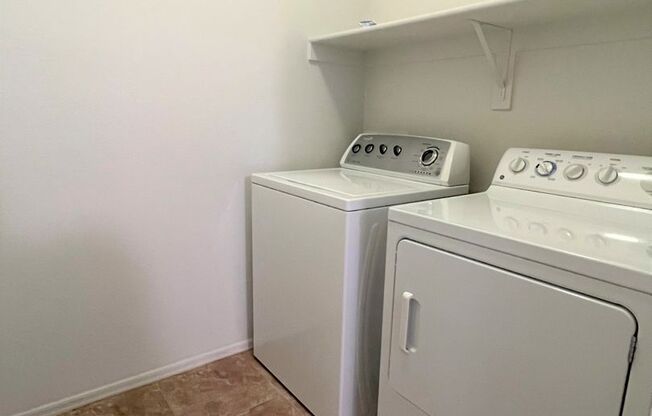 3 beds, 2.5 baths, $1,985, Unit UNIT 1045