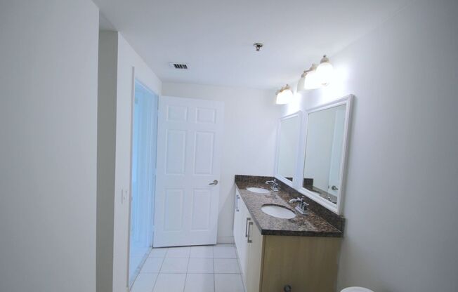 1 bed, 1 bath, 924 sqft, $2,800, Unit Unit 311