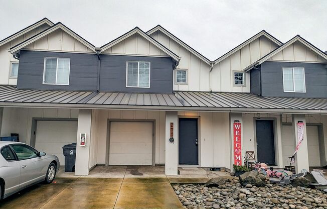 266 272 E VIRGINIA ST