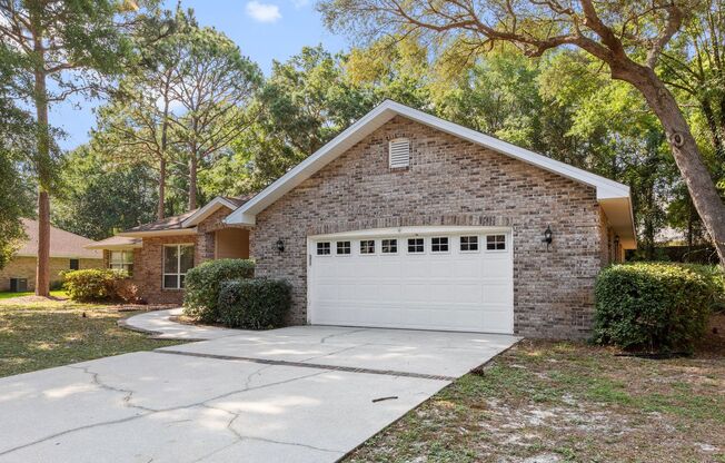 Great Home in Rocky Bayou!