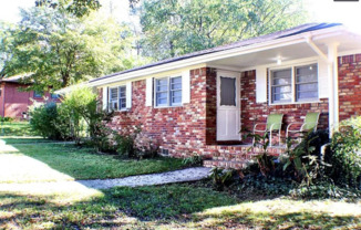 1073-1075 Wisteria Dr SW