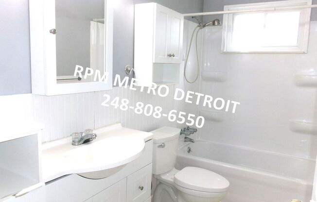 2 beds, 1 bath, $1,195, Unit (OM)