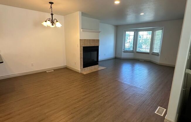 GET $1000 OFF THE FIRST MONTHS RENT!!!