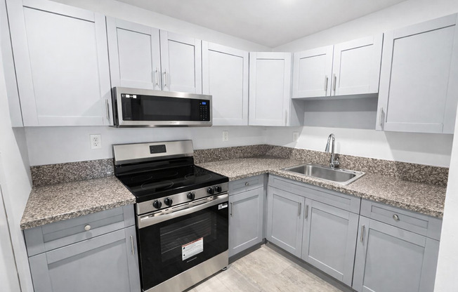 Casa Linda Apartments-3300 S Dixie Hwy