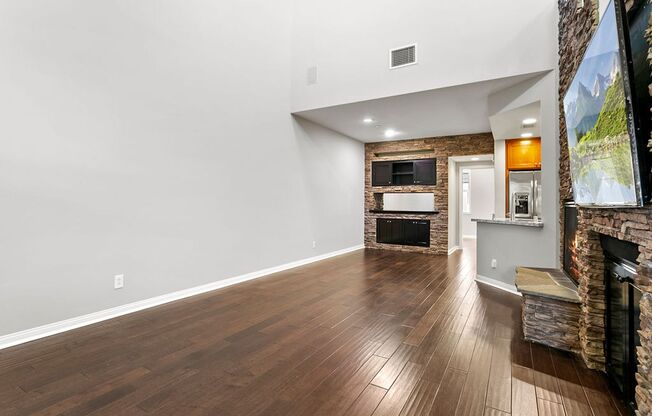 Entertainers Delight in Aliso Viejo!