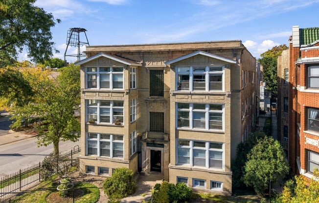 7600 North Sheridan Rd.