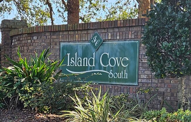 1 story 3/2 in Meadow Woods with full sized washer and dryer included