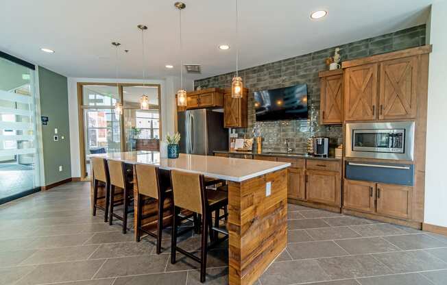 Dominium-South Range Crossings-Community Kitchen