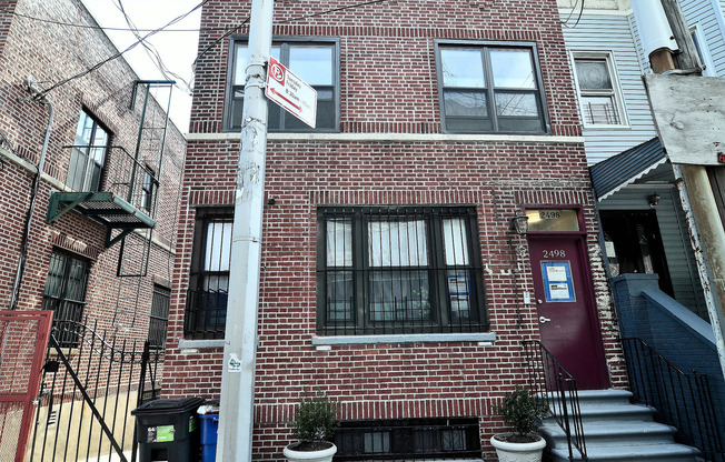 2498 Bathgate Town Home