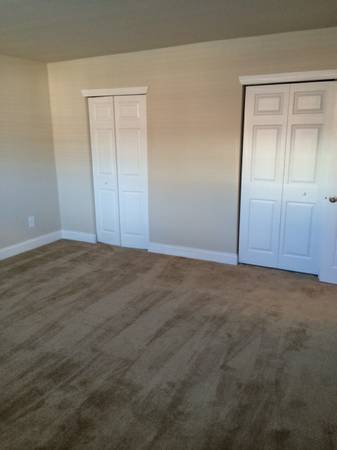 2 beds, 1 bath, 1,100 sqft, $1,600, Unit G207