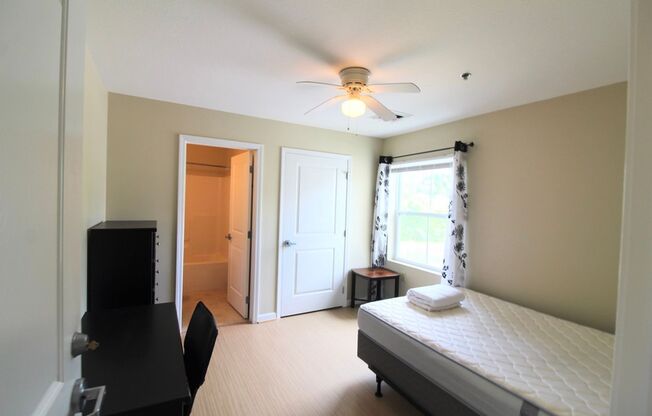 4 beds, 4 baths, $595, Unit # 103