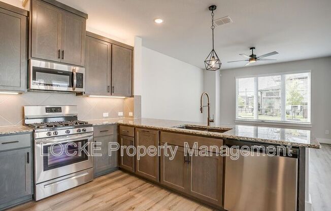 7561 REIS LN