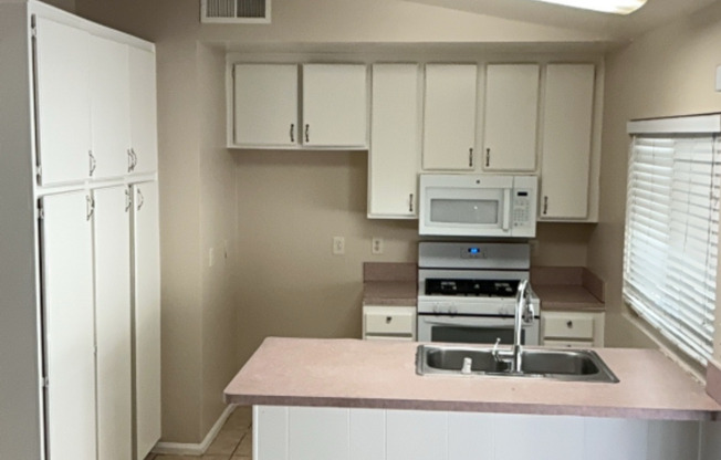 Charming 3 Bed/2 Bath Single-Story Home In Desirable Temecula Location!