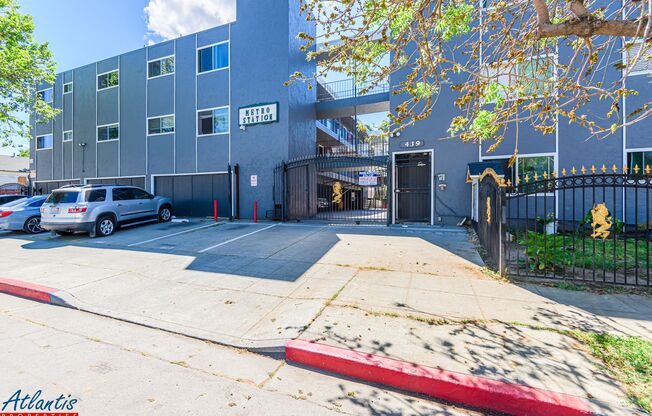 439 S 4 ST