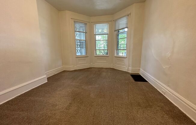 1 bed, 1 bath, $1,125, Unit 4