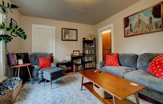 2 beds, 1 bath, $1,195