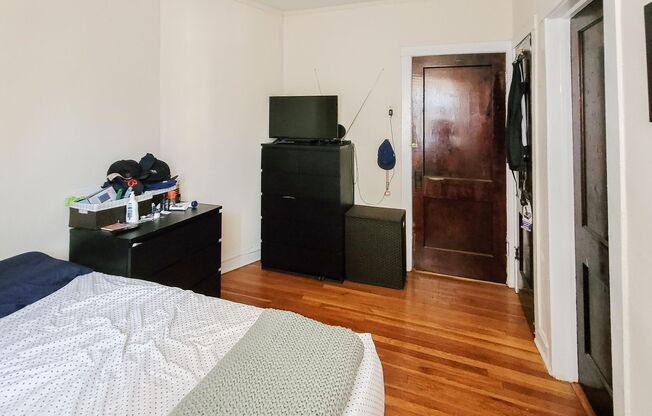 2 beds, 1 bath, 845 sqft, $1,995, Unit 3929-1S