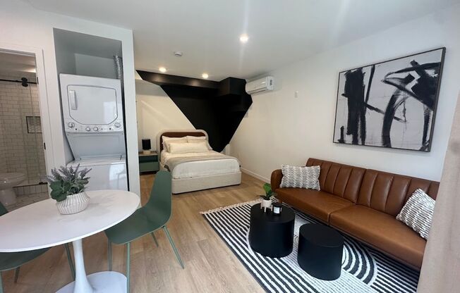 (Arely:B) 7259 Willoughby Avenue