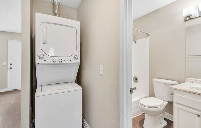 2 beds, 1 bath, 650 sqft, $2,350, Unit Unit 051