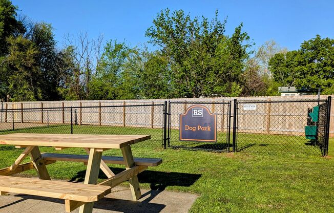 Ramsey Square: 1 & 2 Bedroom Apartments with Dog Park & Pool
