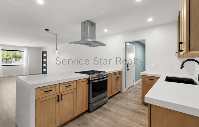 2121 W AVALON DR