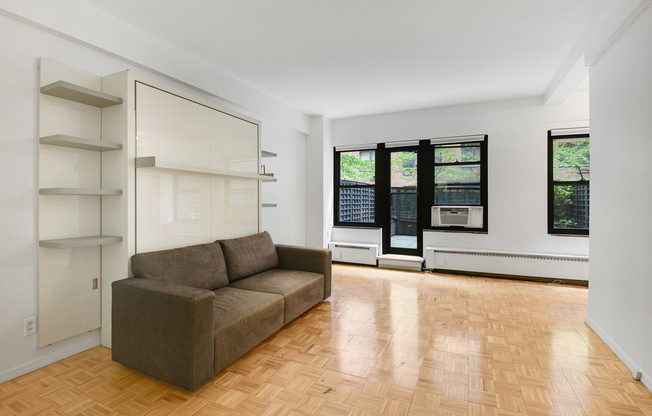 2 TUDOR CITY PL
