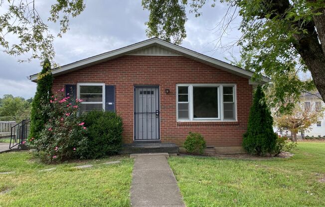 3 Bedroom Home For Rent Near Downtown Clarksville!