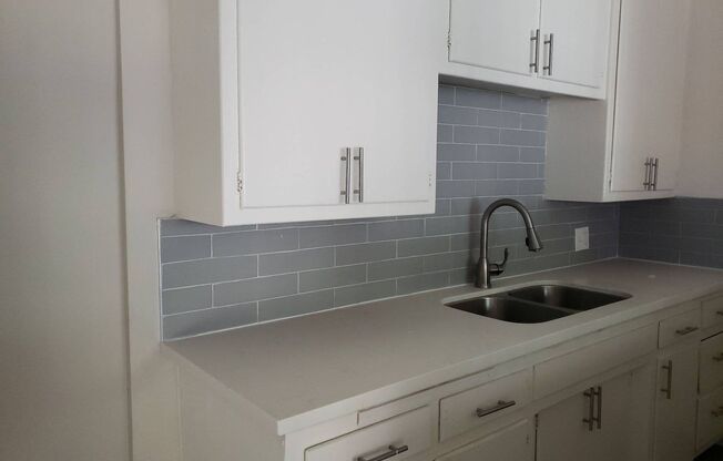 405 W 10th St