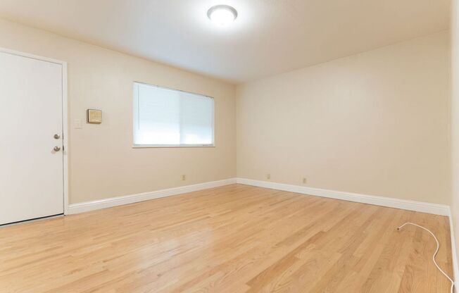 1 bed, 1 bath, $1,695, Unit 212-19