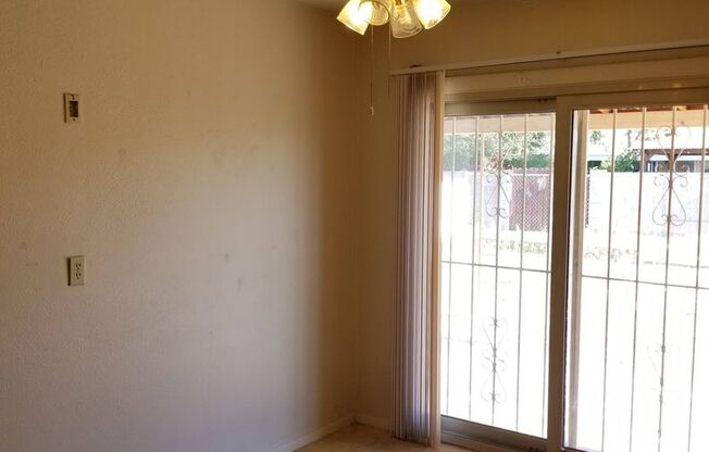 2 Bedroom 2 Bath Mesa Home!